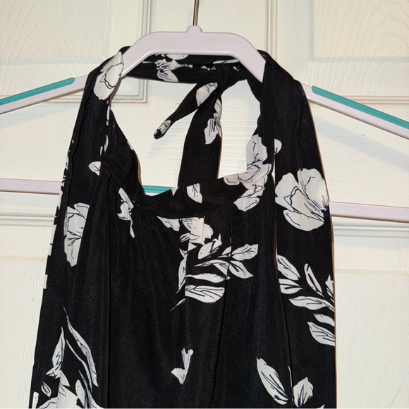 SHEIN Floral Halter Neck Romper - Picture 7 of 12